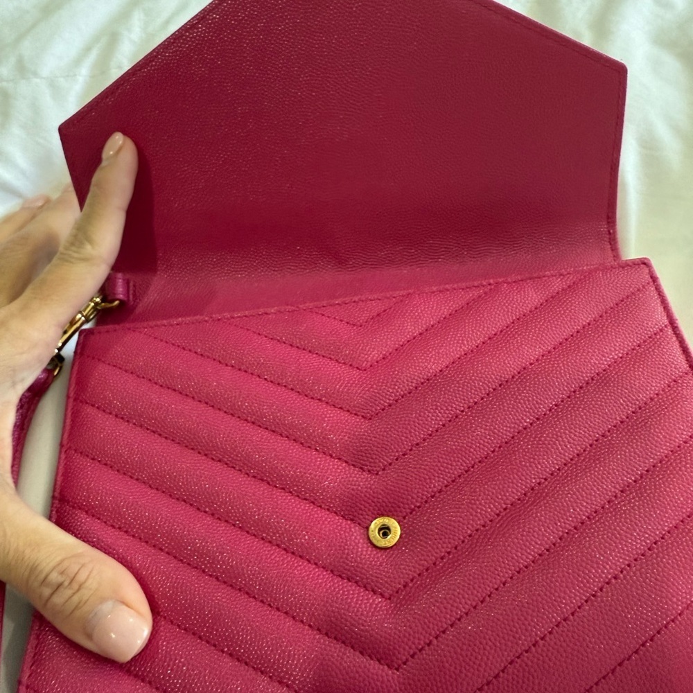 SAINT LAURENT 
Grain De Poudre Matelasse Chevron Monogram Envelope Clutch - Picture 8 of 16
